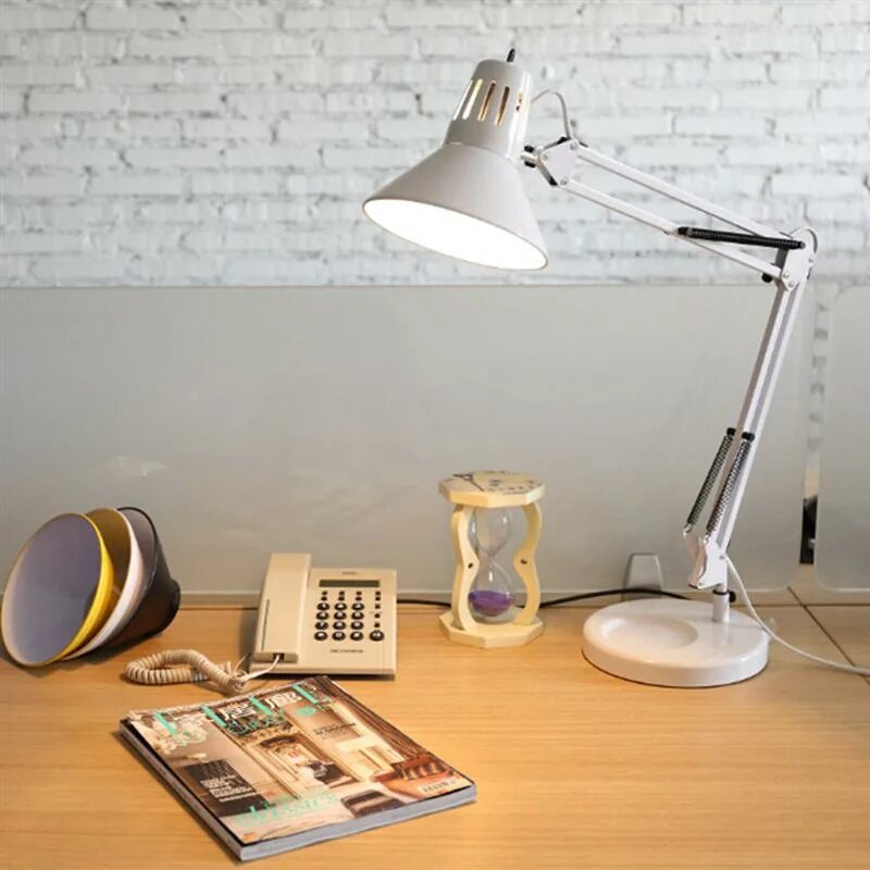 Яркая настольная лампа. Лампа терциал икеа. Настольная лампа электростандарт дэск. Настольная лампа электростандарт. На столе лампа на английском.