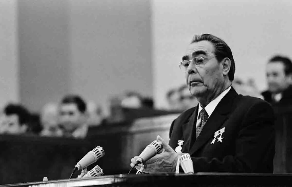 Кем является л и брежнев. Брежнев 1966.
