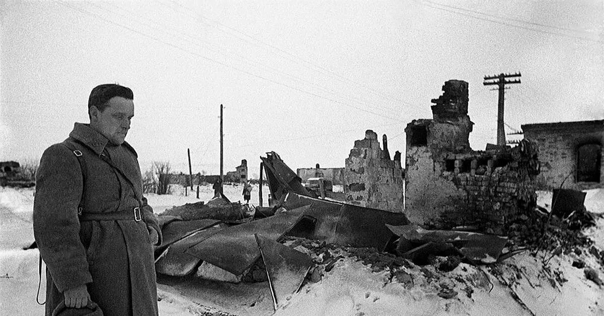 Солдаты приходят в город. Разрушенная деревня 1945 ВОВ. Сожженные деревни в годы Великой Отечественной войны.
