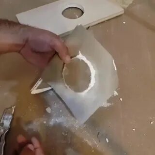 Заделываем дыры алебастром