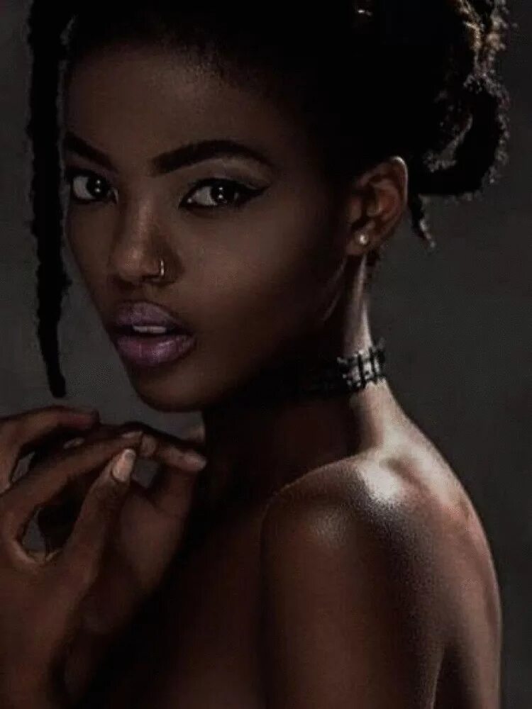 Пегги Даниэль темнокожая модель. Красивая афроамериканка. Красивые африканки. Красивые темнокожие девушки. Е негритянок