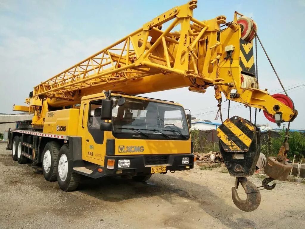 Китайские краны xcmg. Xcmg xca220. Кран 50 тн xcmg. Китайский кран 25 тонн xcmg. Xcmg qy50k.