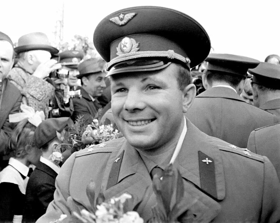Звание гагарина после полета в космос воинское. Юрия Гагарина. Юрия Алексеевича Гагарина.