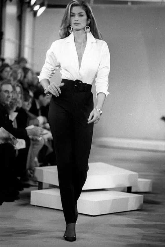 Everyone wants 'Cindy Crawford hair' right now, so here's how to get the big, bo