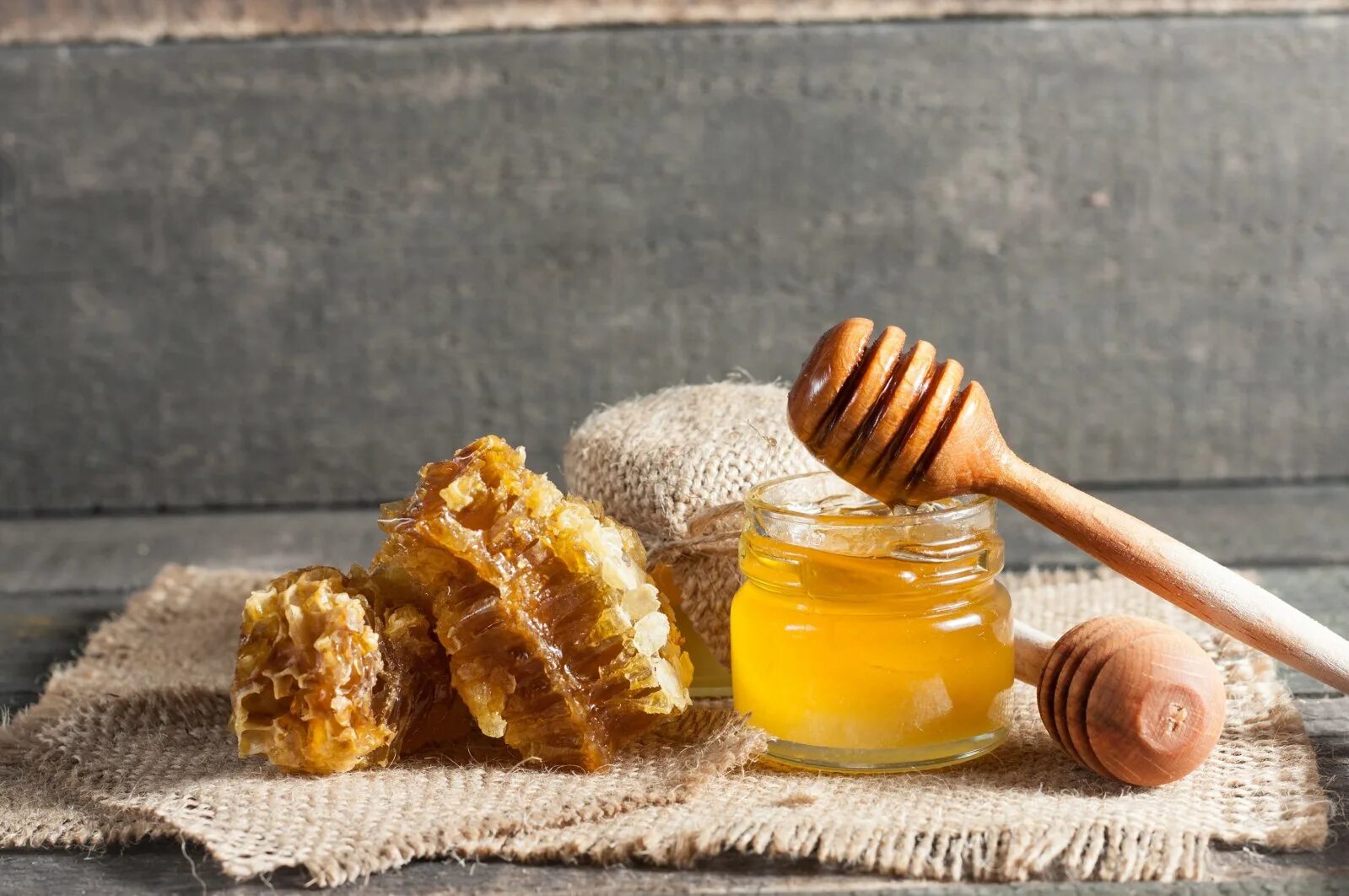 Honey com. Мёд. Пчелиный мёд. Мёд и продукты пчеловодства. Мед и сахар.