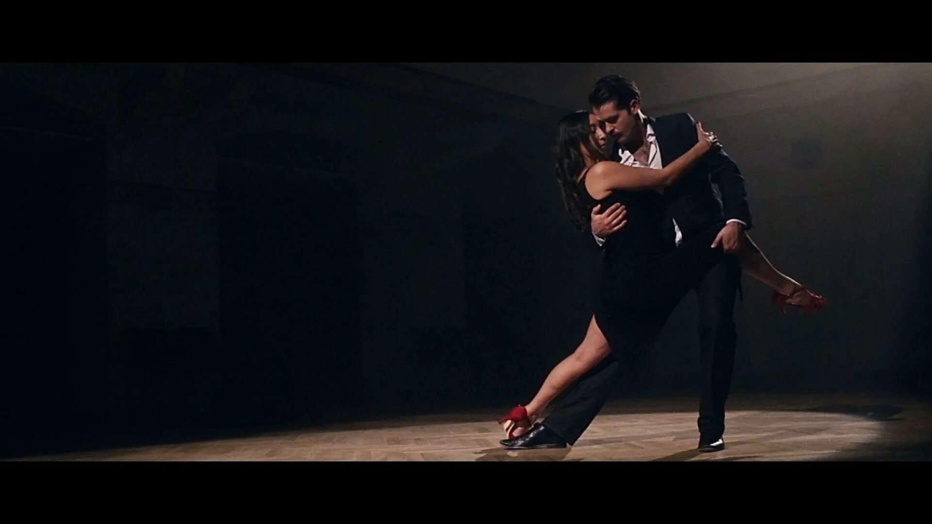 В темноте мы пляшем танго клип. Холидей бой клип. В темноте мы пляшем танго клип. В темноте мы пляшем танго клип. В темноте мы пляшем танго клип.