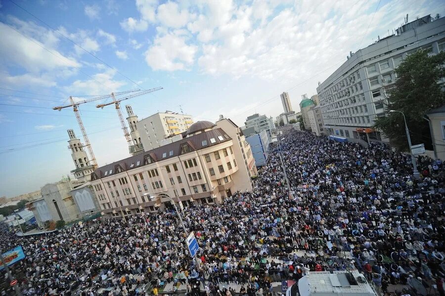 Байрам сколько лет. Курбан байрам в москве.