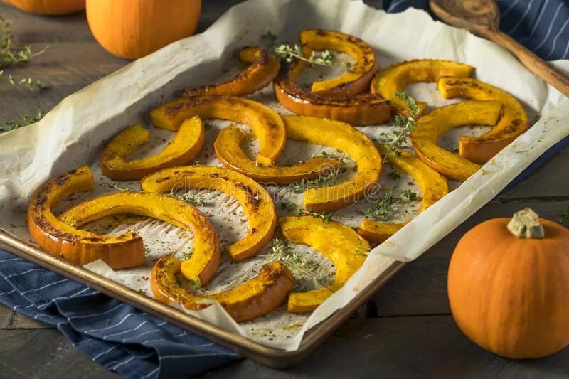 Тыква запечённая в духовке. Запеченная тыква в армении. Тыква запеченная целиком без начинки. Тыква запеченная целиком без начинки. Тыква запеченная целиком с фруктами.