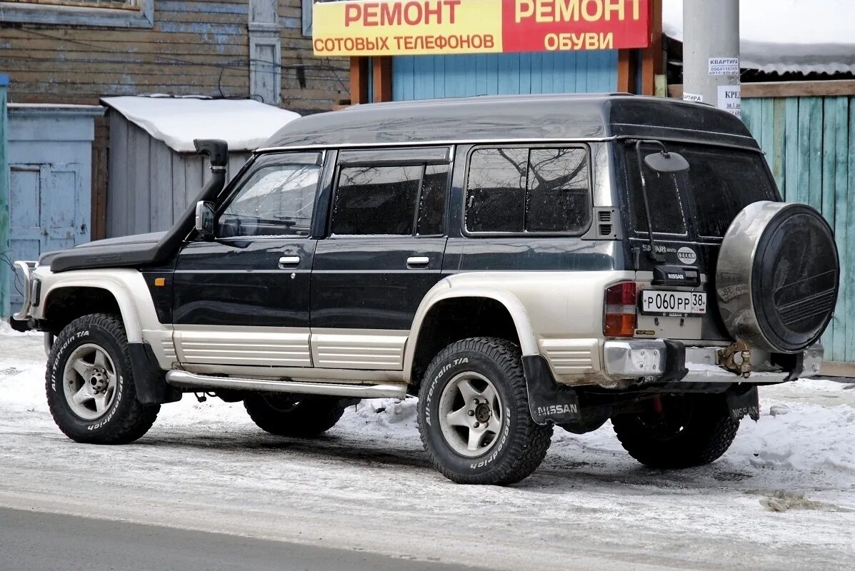 передние фендера, работы продолжаются) - Nissan Safari (Y60), 4,2 л, 1993 года п