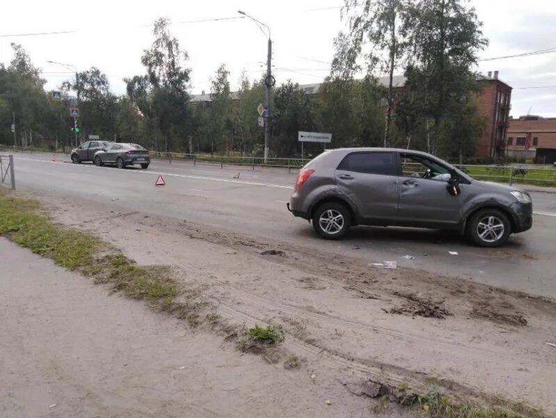 Дтп северодвинск. Дтп в северодвинске в 2025 году. дтп в северодвинске 18.01.2025. архангельское шоссе перекресток с железнодорожной северодвинск. дтп в северодвинске за 20.11.2025.