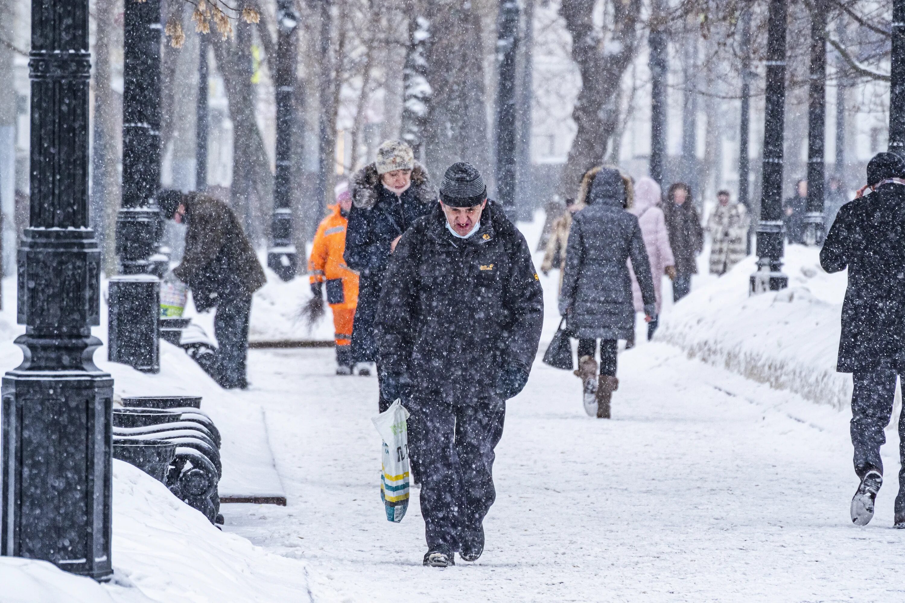 Россия 2 9 апреля. Мокрый снег. Снегопад в Москве. Снегопад в Москве сейчас.