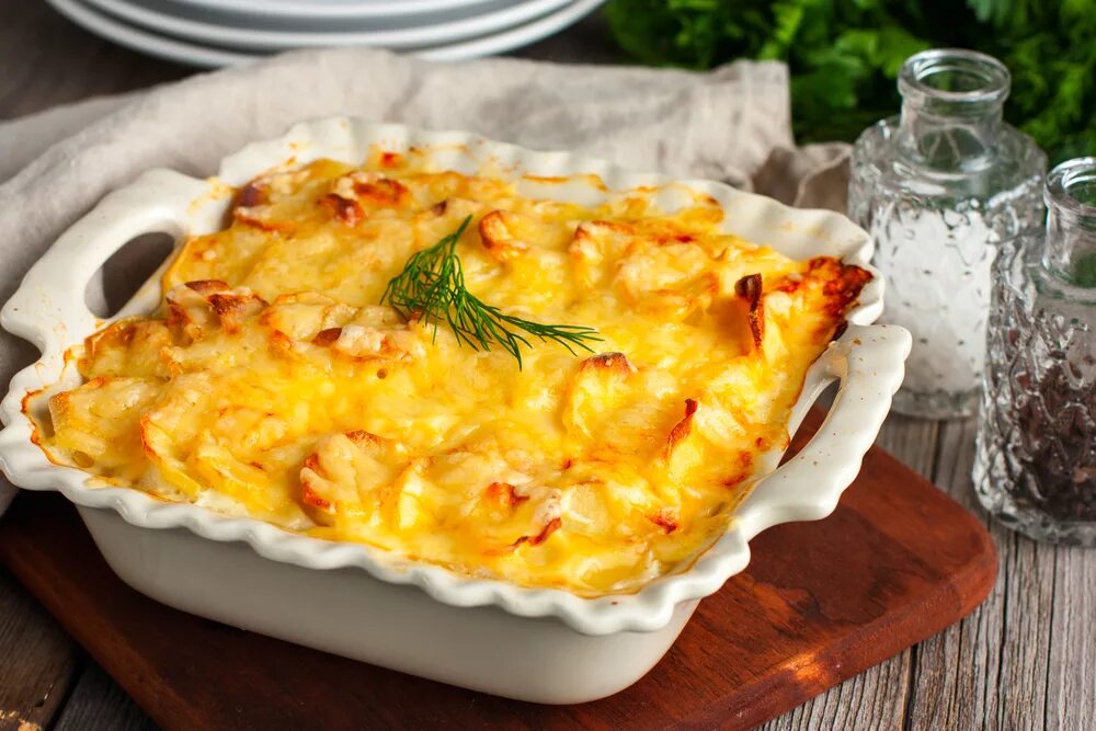 Картофель по французски пошаговый рецепт. Картофельная запеканка гратен. картофельный гратен с пармезаном. калалаатикко. дофинуа картофельный гратен с беконом.