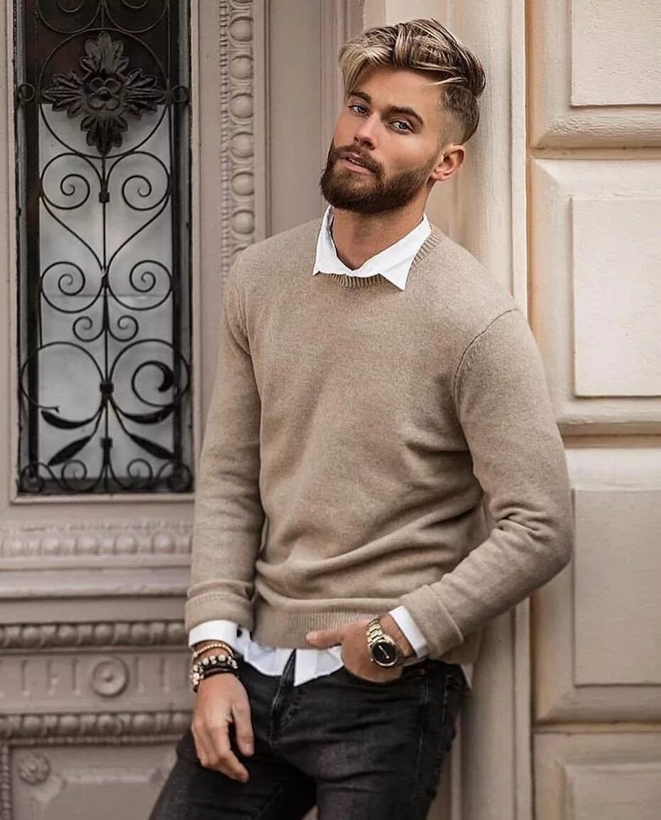 Тотал блэк стайл для мужчин. Тотал блэк костюм мужской. Мужские образы. Свитер под пальто мужское. Модные мужские образы.