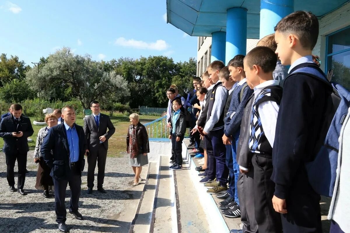 Подслушано новости курганская область. Школа село Камышное Сафакулевский район Курганская. Боровинская средняя школа Сафакулевский район. Сафакулево, Сафакулевского, Курганской. Село Камышное Курганская область Сафакулевский район.