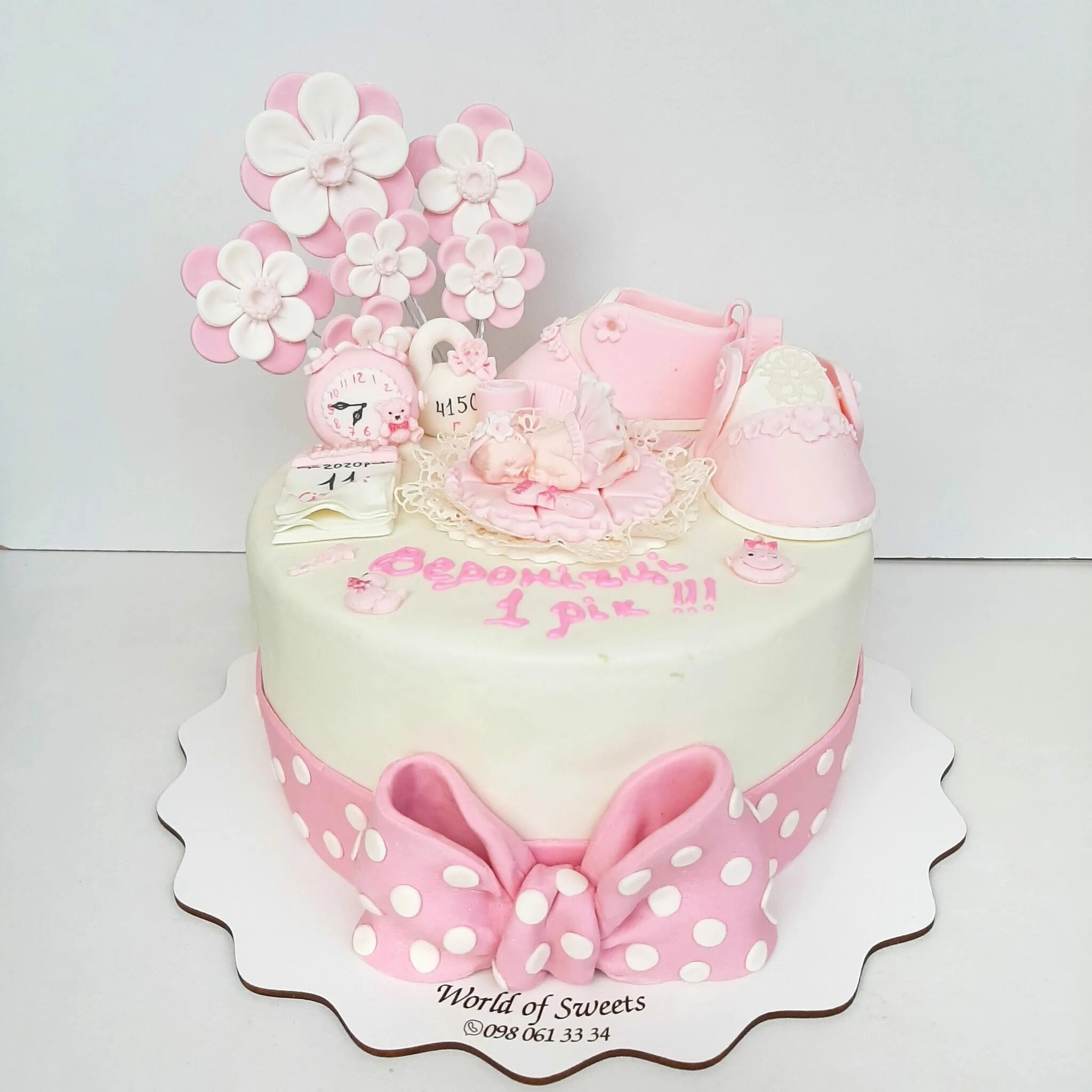 Тррт для деврчк на годи к. Красивые тортики на годик девочке. Торт девочка. Тортик на годик девочке. Торт девочке 1 годик красивый.