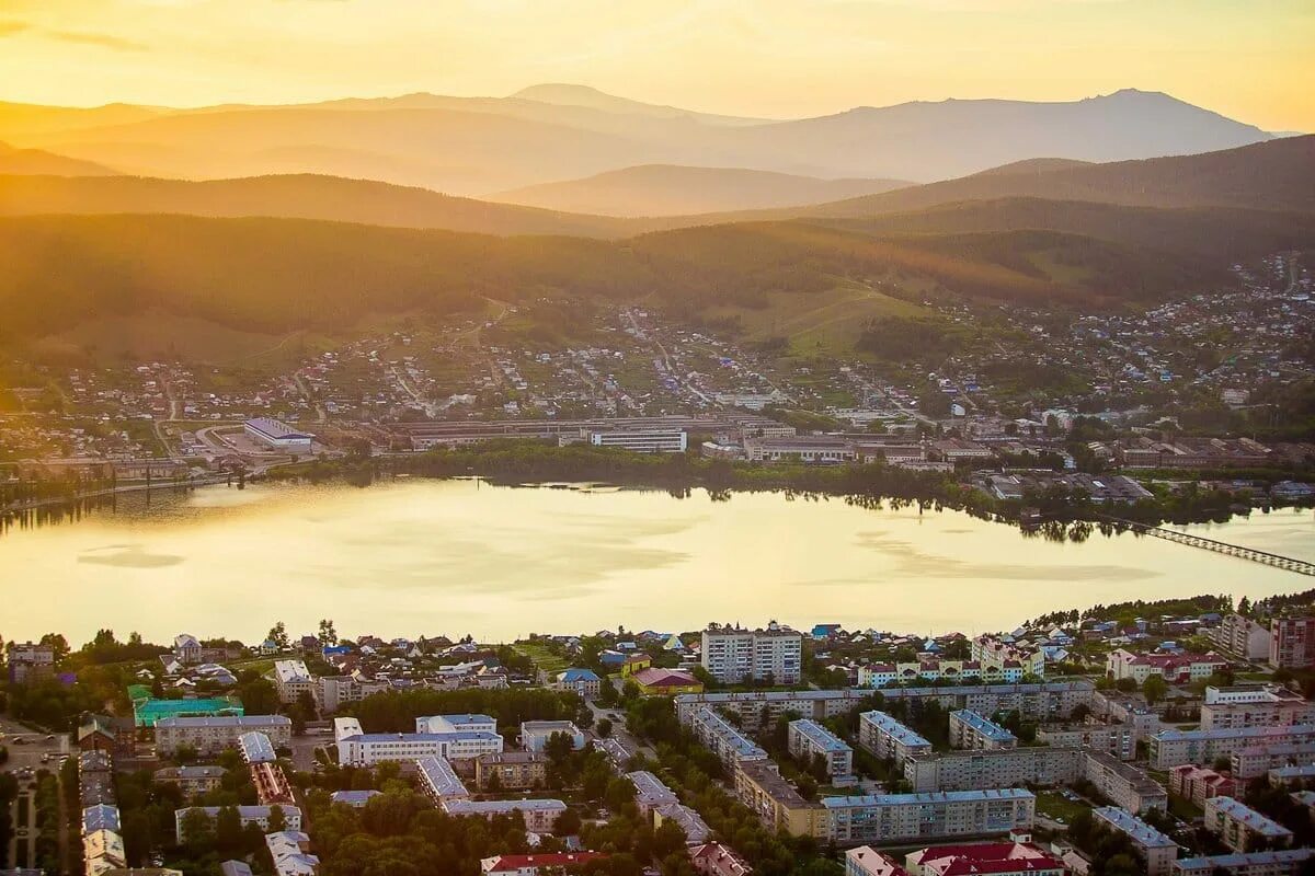 Белорецку лет. Белорецк Башкирия. Белорецк города Башкортостана. Респ Башкортостан, г Белорецк. Белорецк центр города.