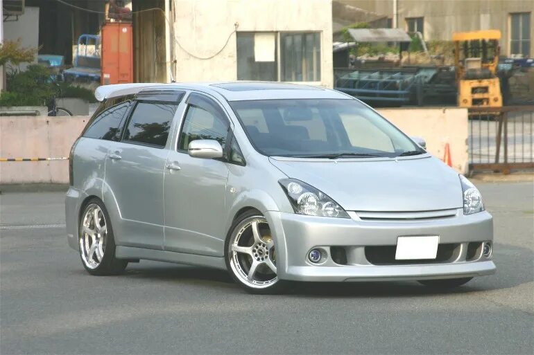 Тойота виш 20. Toyota wish 2003 tuning. Тойота wish 2003. Toyota wish 20 кузов. Тойота виш 10 кузов.
