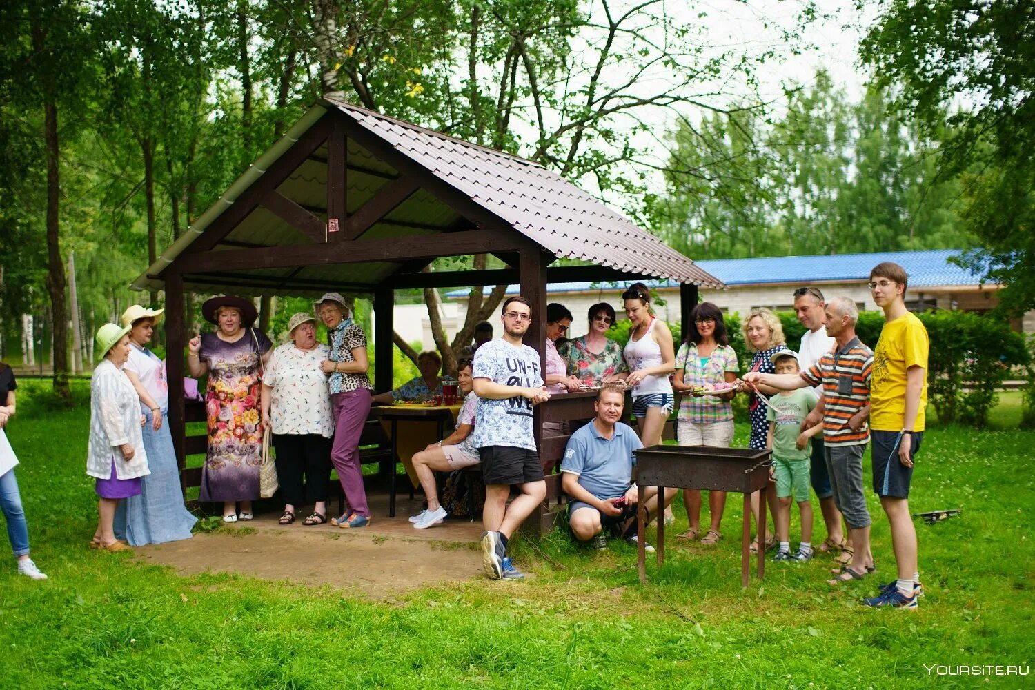 Предприятие отдых. Корпоратив на базе отдыха. корпоратив на турбазе. корпоратив база отдыха. люди на турбазе.