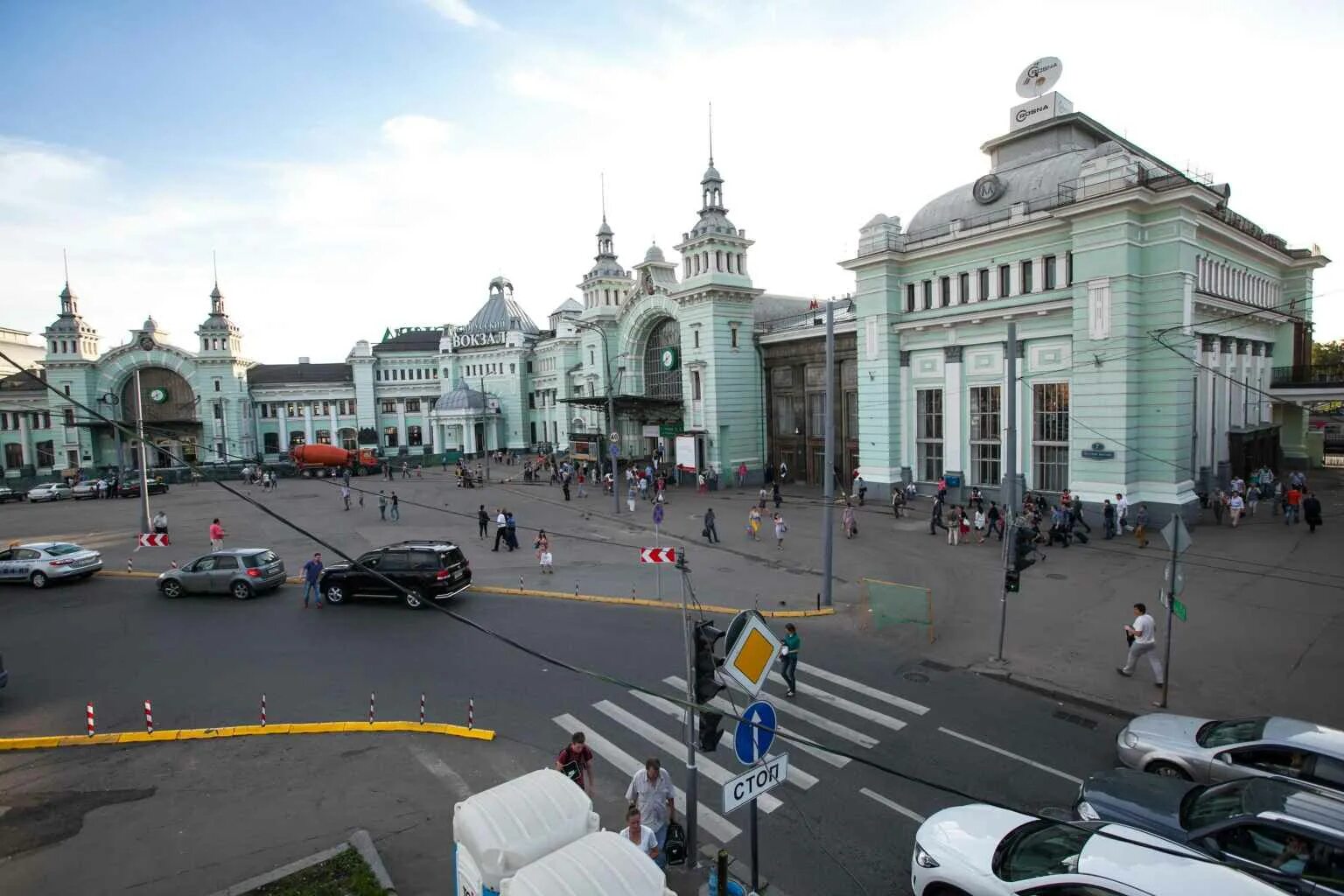 Москва ленинградская белорусский вокзал. Белорусский вокзал Москва. Белорусский вокзал 1870. Район белорусского вокзала в Москве. Белорусский вокзал здание.