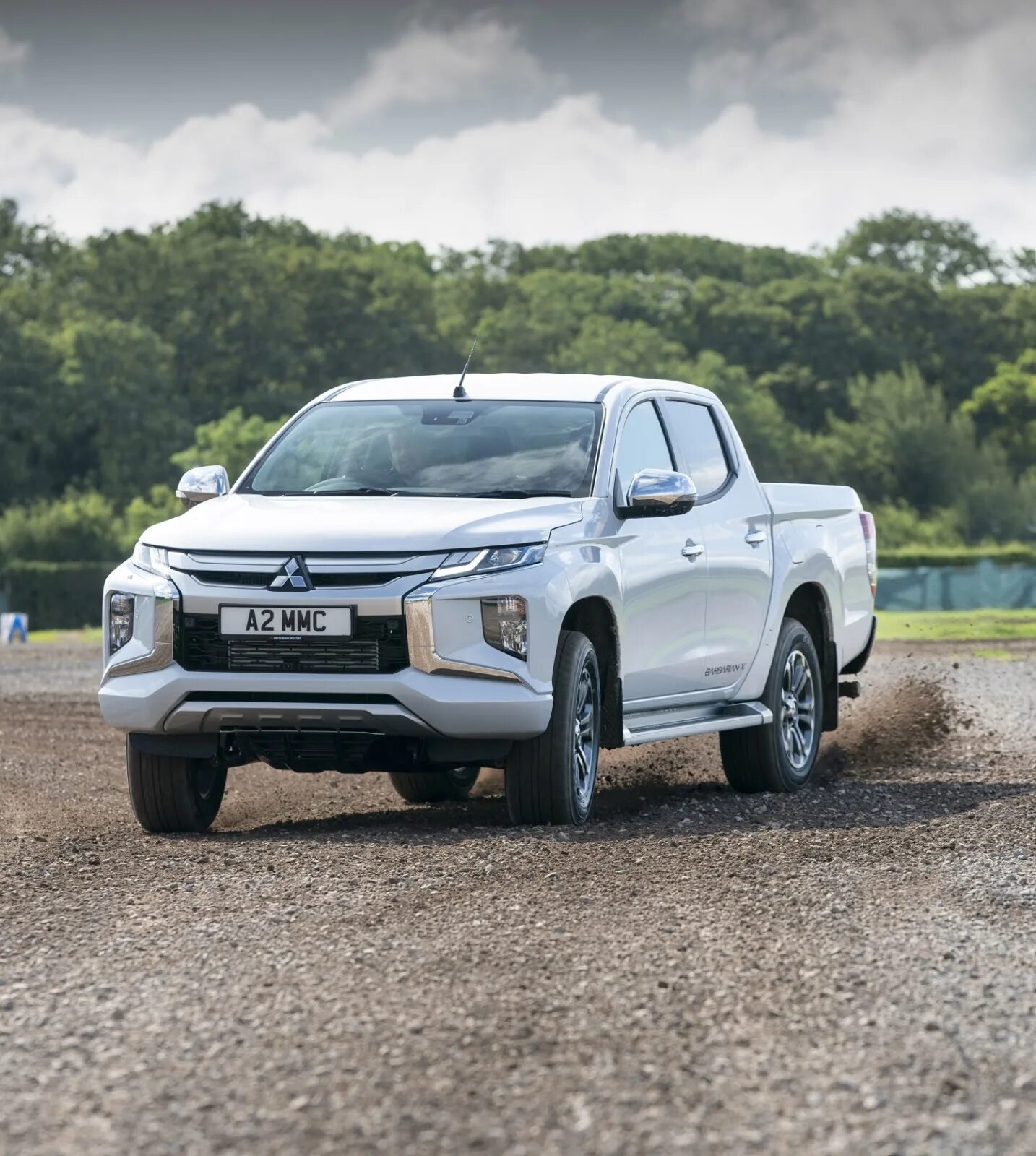 Новый mitsubishi l200. Новый l200 Mitsubishi. Митсубиси l200 новый. Новый л 200 Мицубиси. Митсубиси л200 новый.