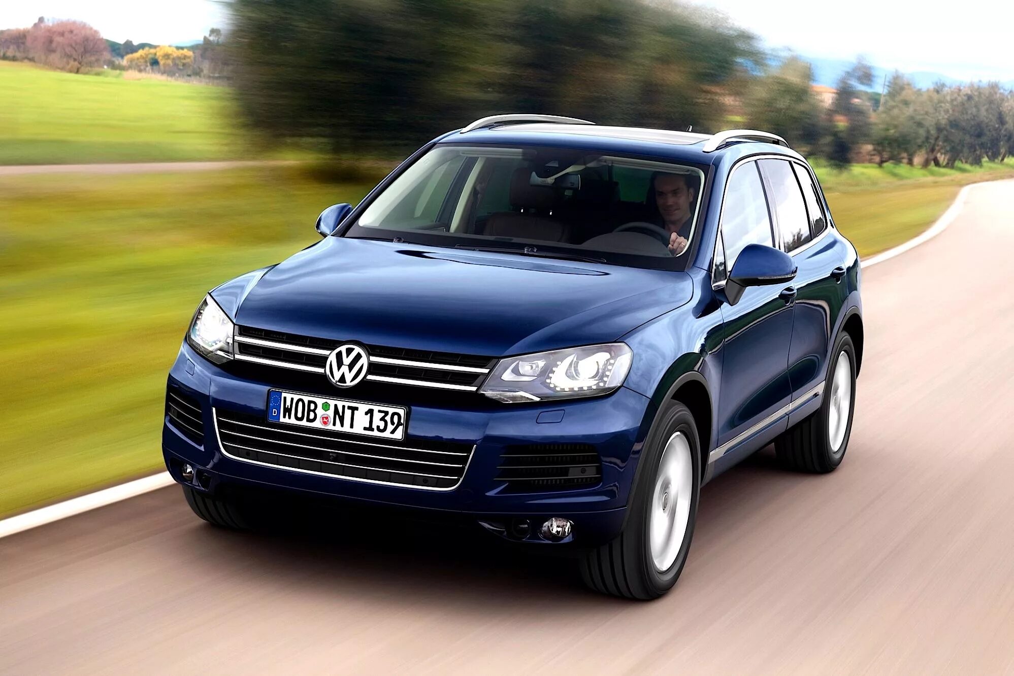 Volkswagen где купить. Фольксваген Туарег 2010. VW Touareg (7p5). Фольксваген Туарег 2013. VW Touareg 2.