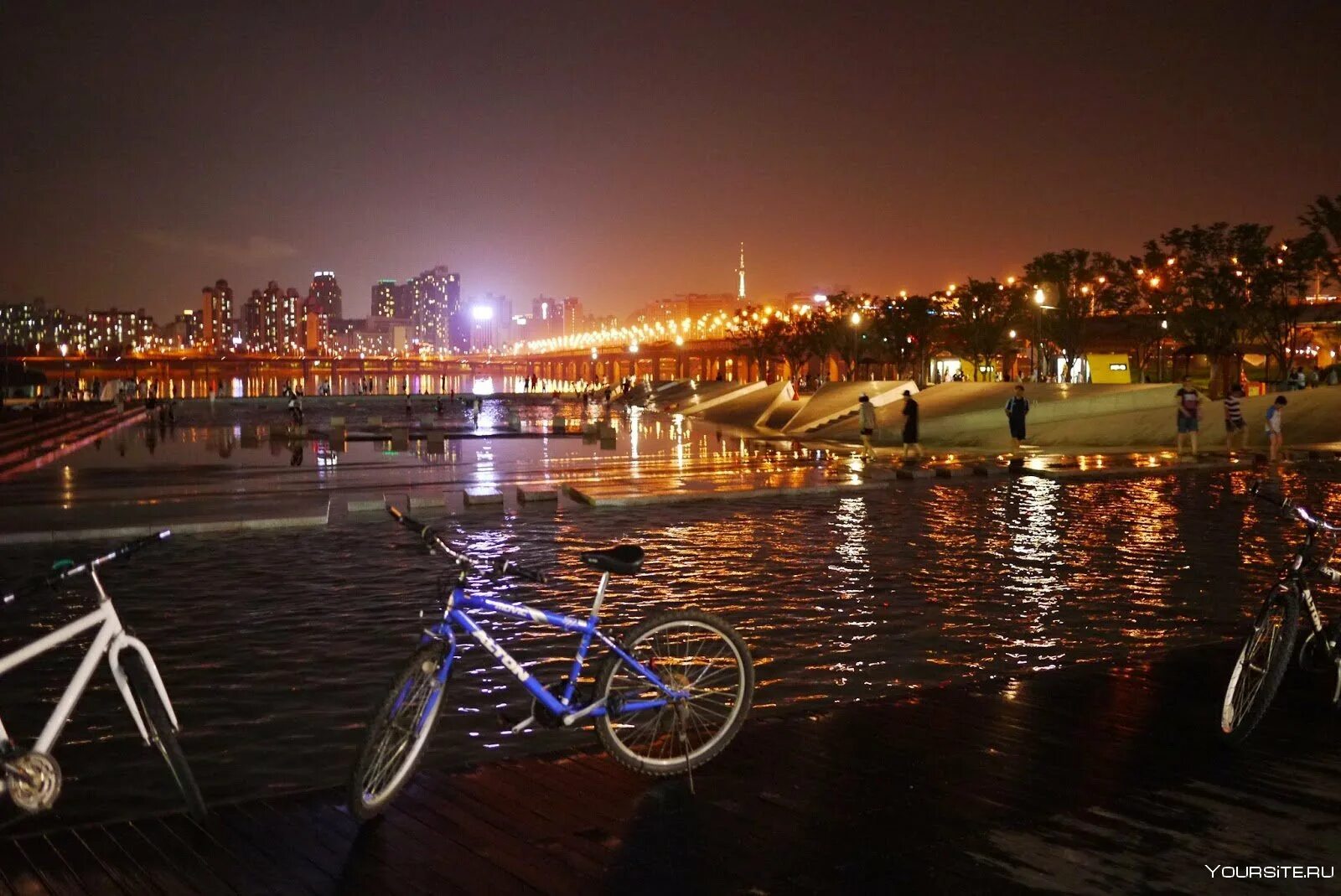 Река восходит луна дорама. Йон сим бог войны 2012 корейский сериал. Лунная река дорама 2021. Ханган река в корее. Река хан в сеуле мост.