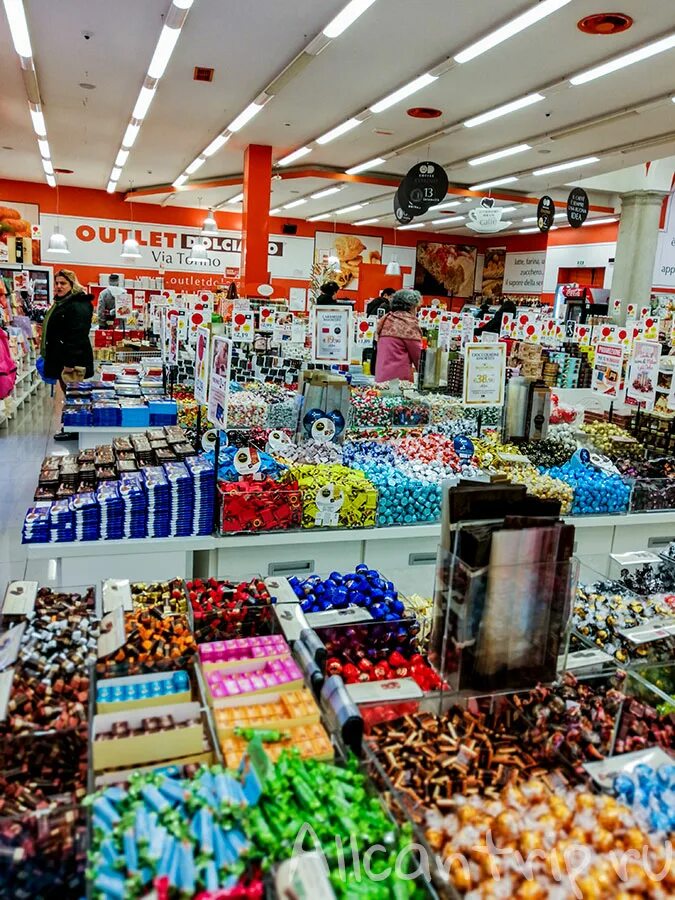 Дубай молл магазин сладостей. Candylicious дубай молл. Магазин необычных сладостей. Большой магазин конфет. Candylicious дубай.