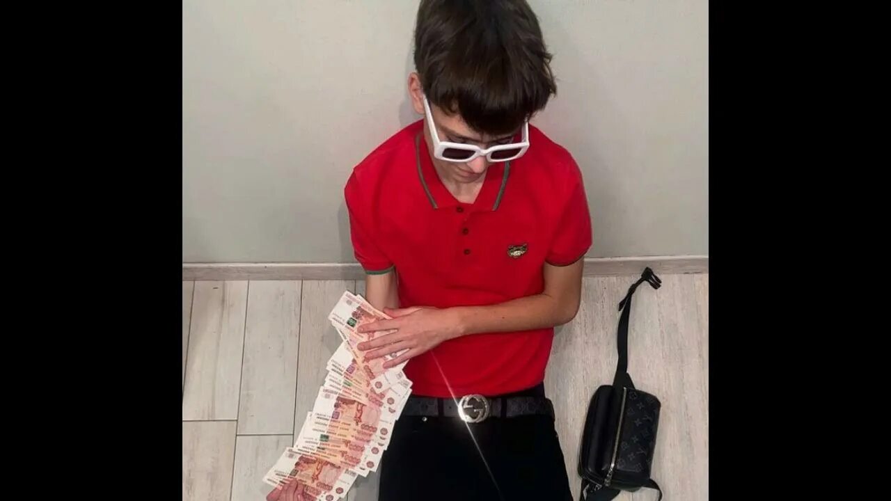 Молодой молодой платон. Акулич беременна от платона. Новая девушка кореша. Акулич беременна от платона. Молодой платон и акулич.