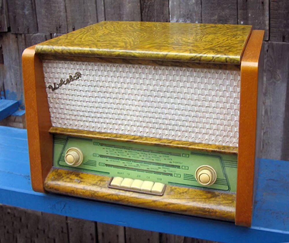 Транзистор радио. Транзисторный радиоприемник сокол -4. Приемник 8 букв. Радиоприемник каштан. Roadstar hra-1430.