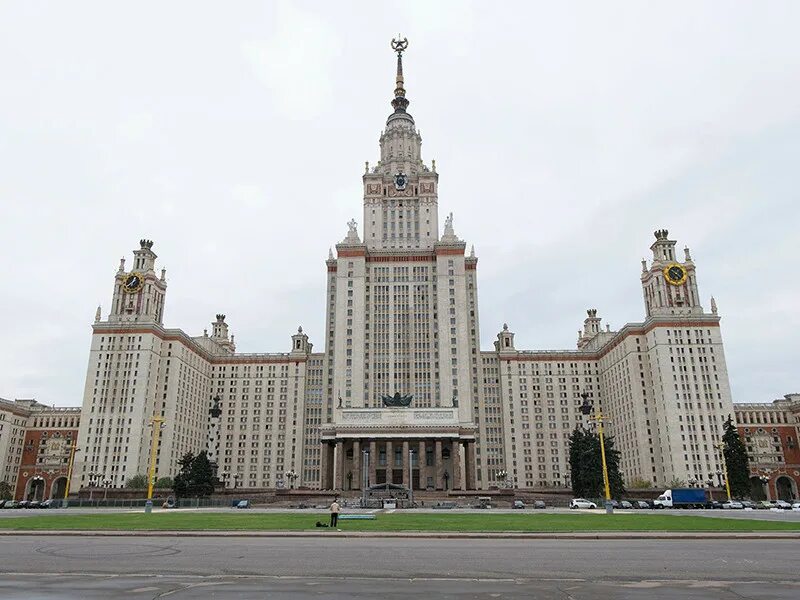 Мгу тел. Университет МГУ. Масонский храм в МГУ. МВГУ универ в Москве. Здание МГУ В Москве.