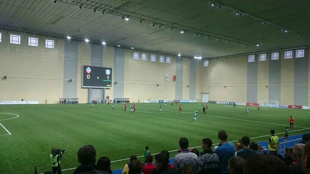 Медведково арена спортивный комплекс. Олимпийская деревня 80 футбольная академия. Спорткомплекс футбол. Футбол 2015 спорткомплекс мещера. Матырский липецк манеж.