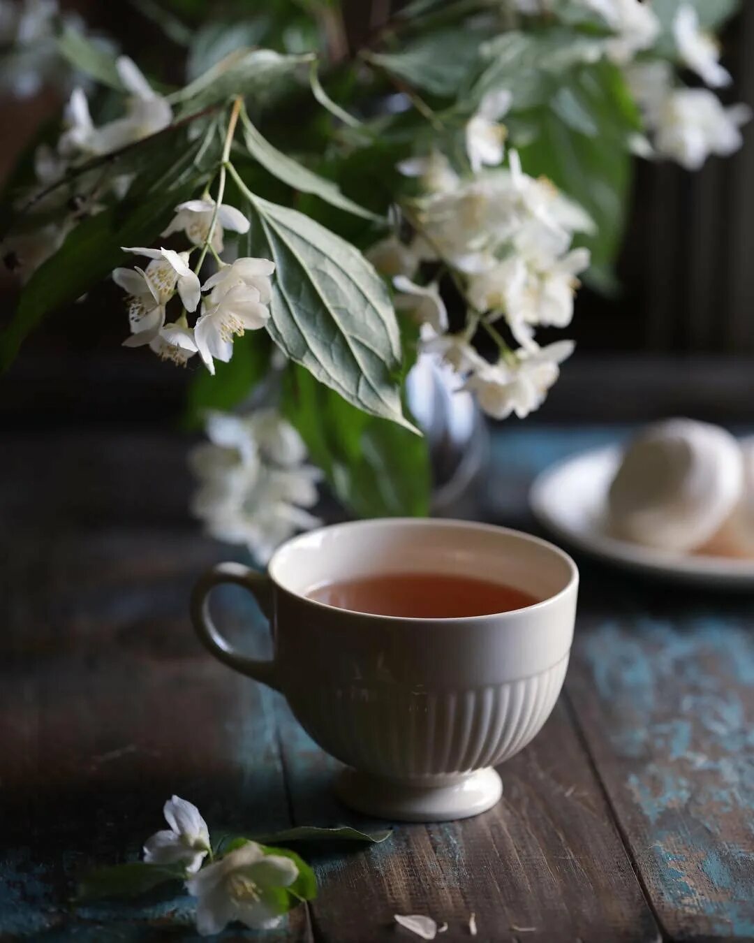 Чашка чая. Кружка чай. Красивый чай. Чашка чаю. Чай на столе фото