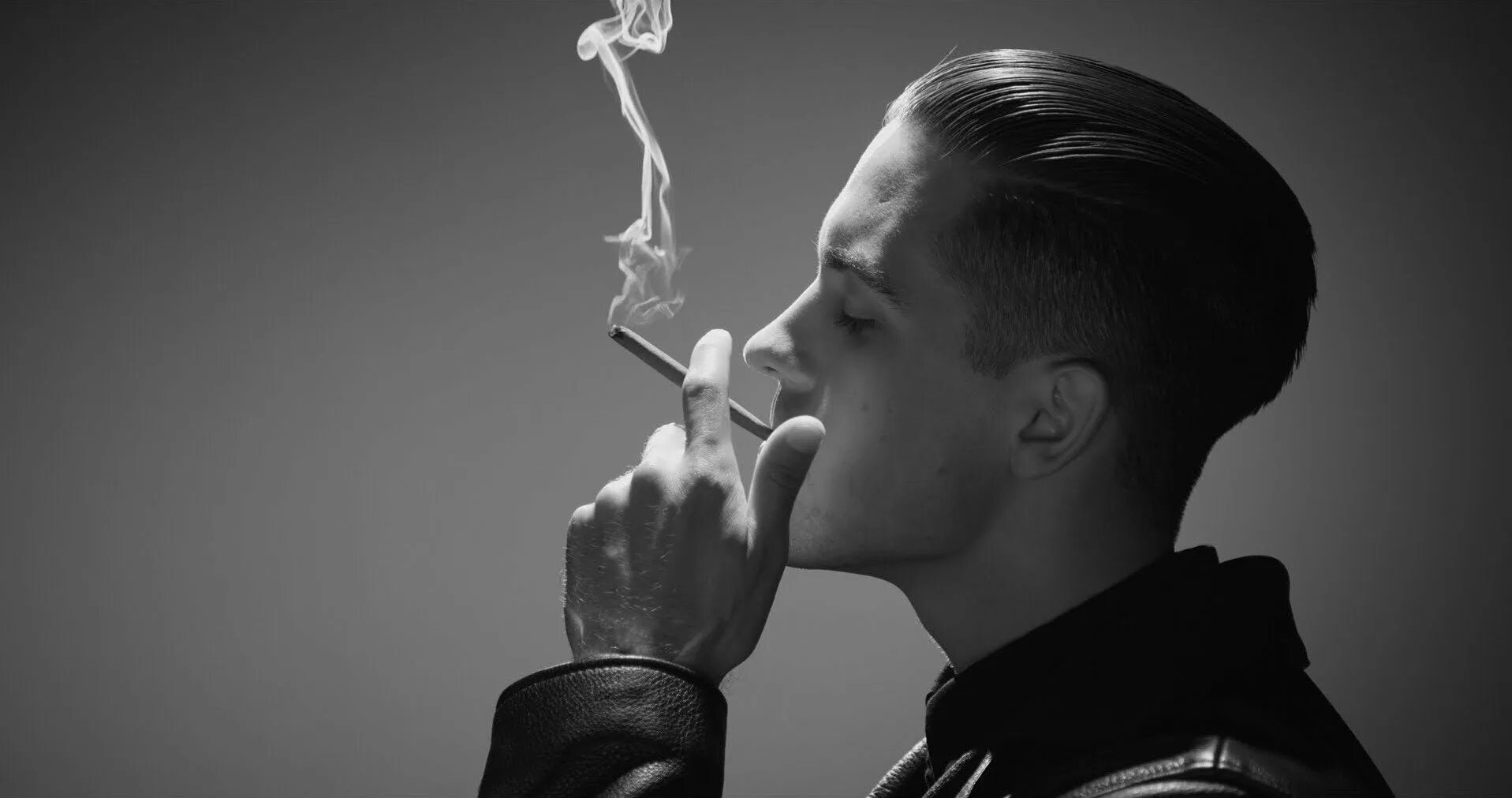 Песня раз два три сигарету. G Eazy smoking. G-Eazy курит. G Eazy с сигаретой. G-Eazy been on.