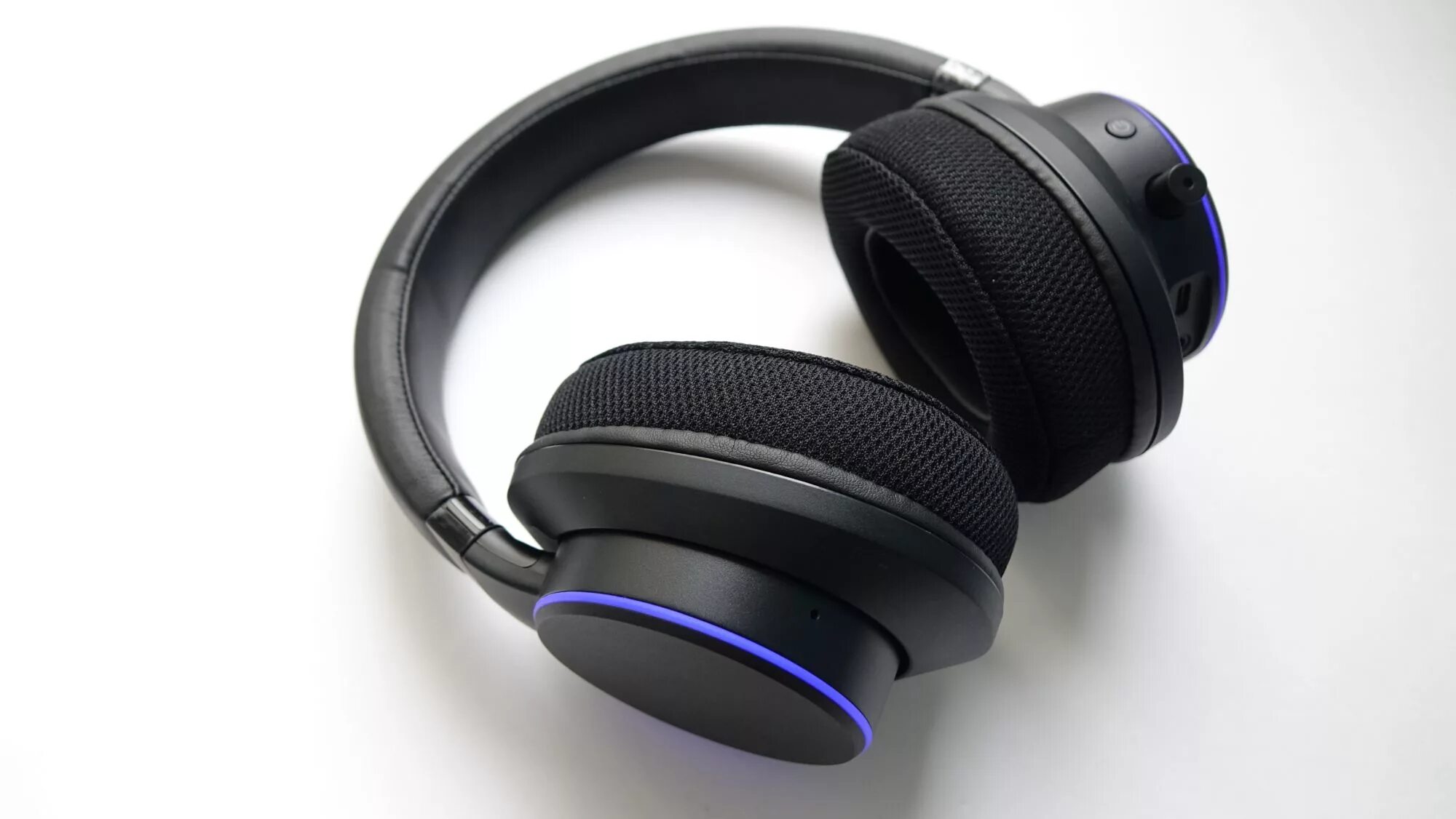 Беспроводные наушники sony wh-1000xm4. Ipx7 наушники беспроводные. Беспроводные bluetooth наушники обзоры. R13 headphones. Наушники stn.
