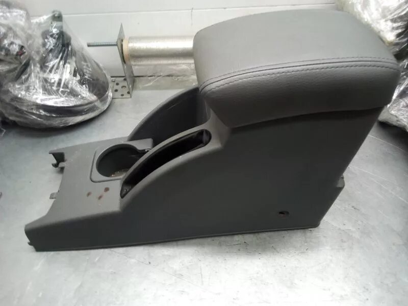 Подлокотник лачетти. Подлокотник шевроле лачетти. 4. Подлокотник шевроле лачетти 2008. Подлокотник шевроле лачетти.