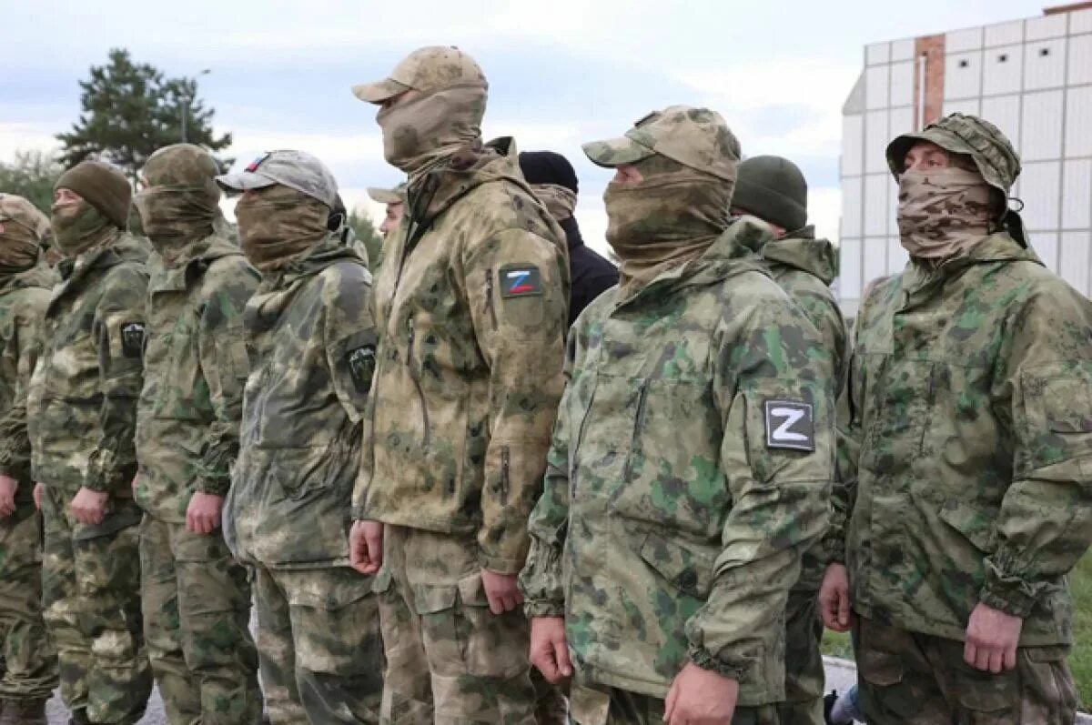 Парад Победы на площади им. Куйбышева в Самаре - Фоторепортаж - Волга Ньюс