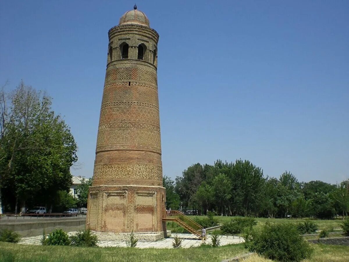 Узген минарет. Башня в Узгене. Минарет Узген 2023. Историко архитектурный комплекс Узген.