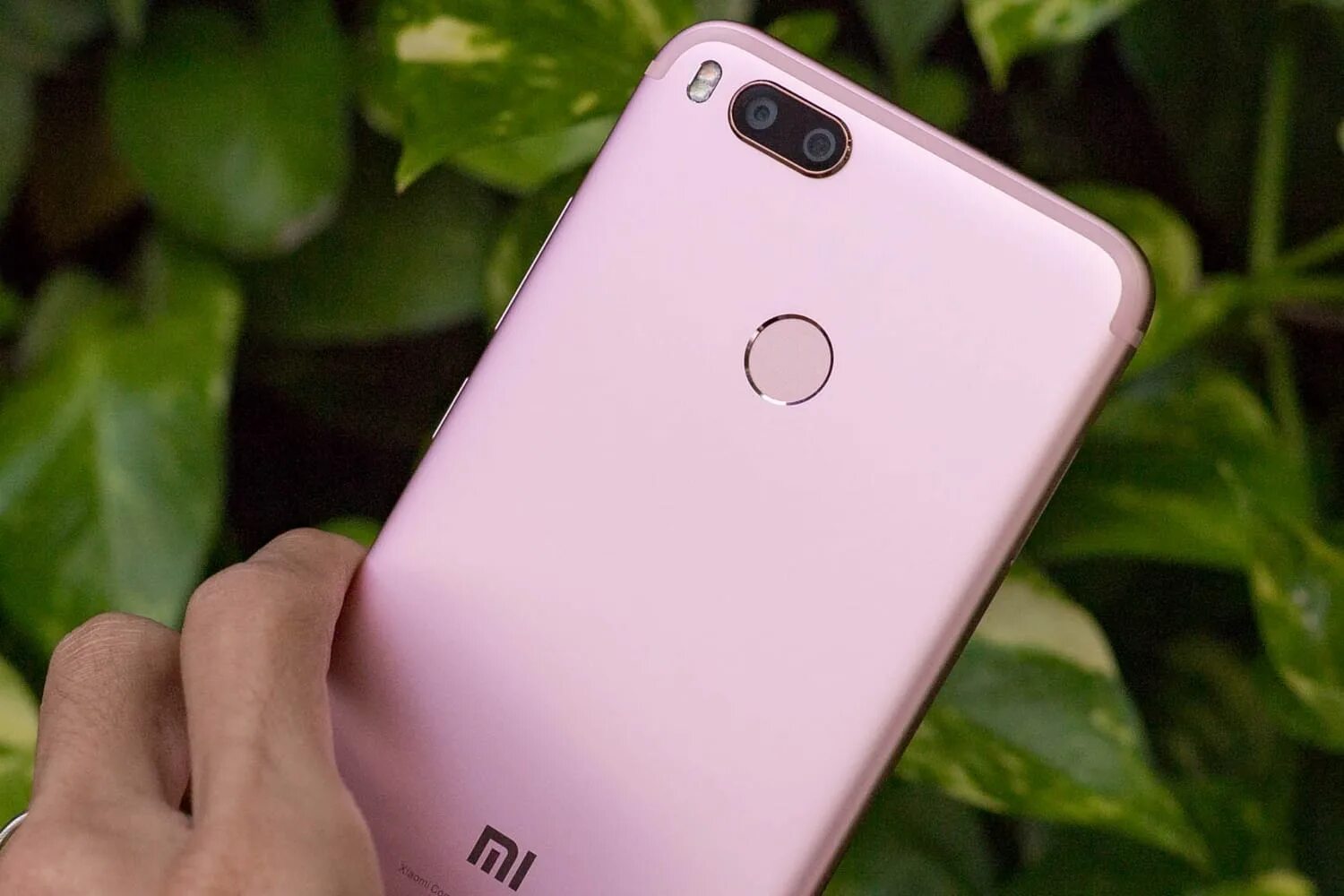 Xiaomi ма. Xiaomi a1розовый. Xiaomi mi 1 фото.