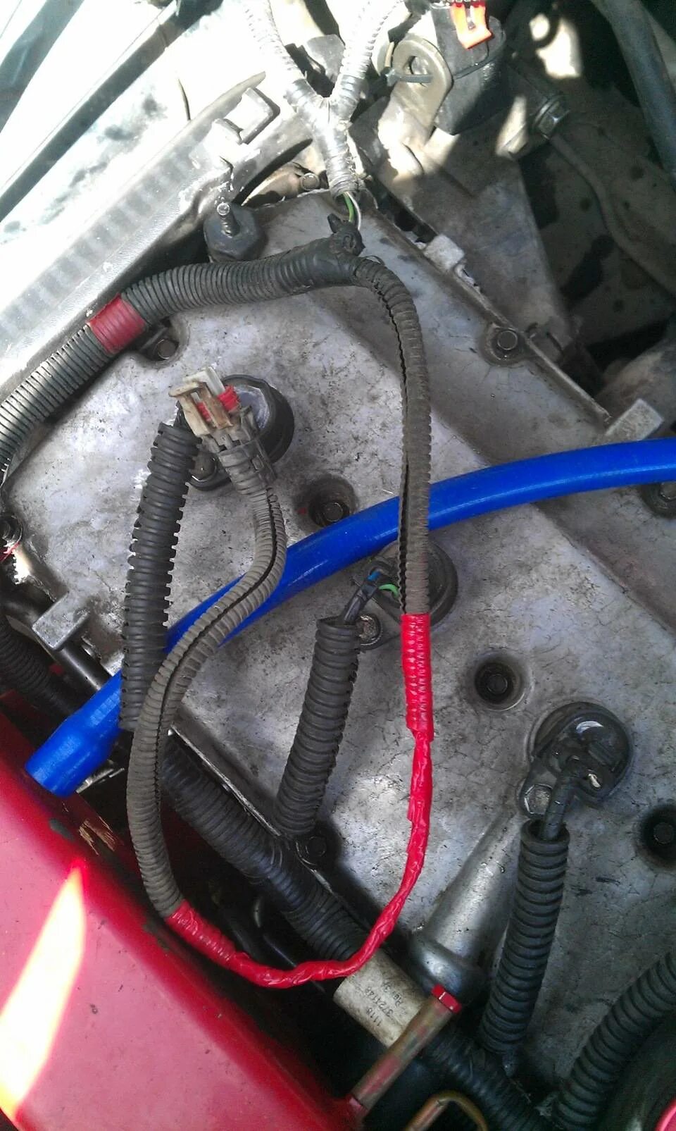 Калина заглохла на ходу и не заводится. Где находится стартер на калине 8 клапанной. Калина заглохла на ходу и не заводится. Лада калина 8 клапанная двигатель шланги датчик у лобового стекла. Лада калина 8 клапанная двигатель шланги датчик у лобового стекла.