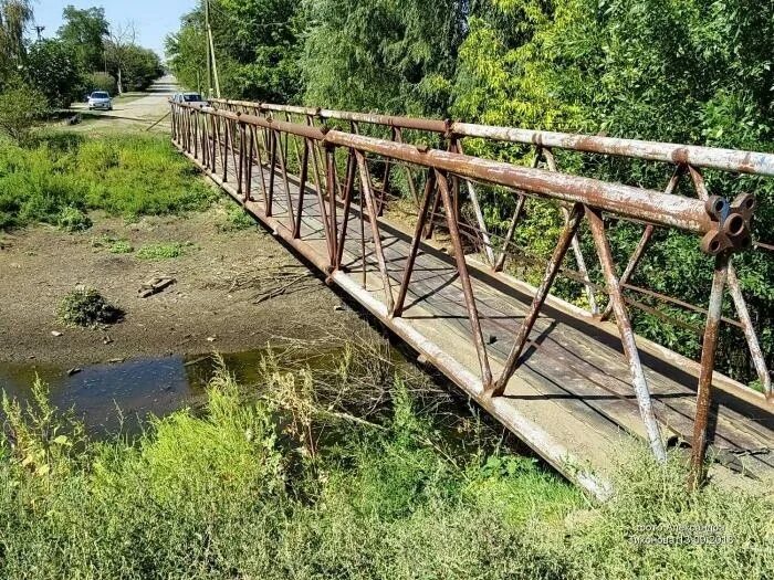 Построить деревянный мост. Мост через ручей Тарасовец. Пешеходный мост через реку Дубна Вербилки. Мост через ручей Нижний парк Липецк. Пешеходный мост в Моршанске.