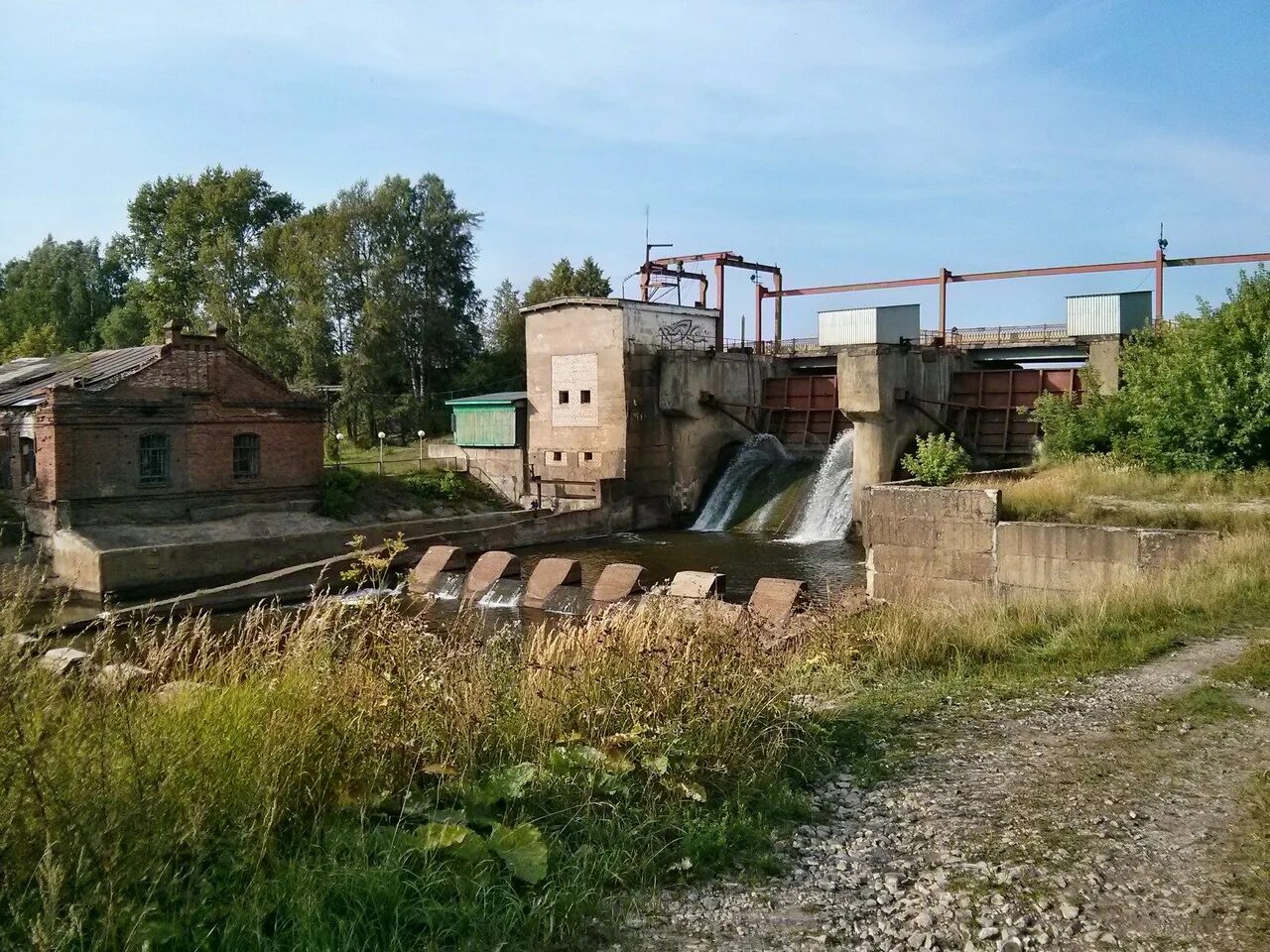 Белая холуница вк. Белая Холуница плотина. Белая Холуница Кировская область. Город белая Холуница. Кировская обл гор белая Холуница.