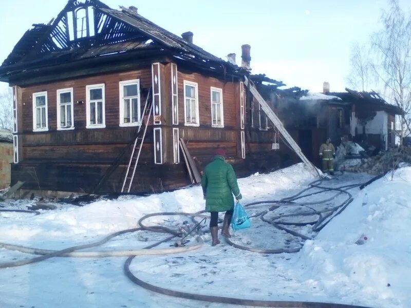 Вин вин сгорел. Пожар в Белозерске. Вести Белозерска. Пожар в Белозерском районе Вологодской области. Скважина в Белозерске.