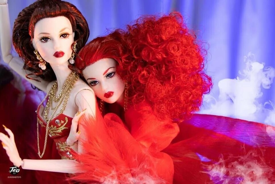 The dolls. Мизи невеста Дракулы. Мизи Доллс Люси невеста Дракулы. Мизи долл невеста Дракулы. Интегрити невесты Дракулы.