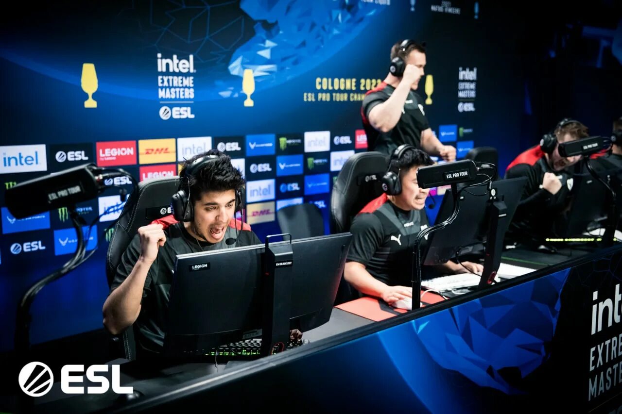 Кельн ием. Markus kjaerbye kjaerbye. Парижский киберспортсмен по кс го. Rio major 2022 сетка. Девушка команды нави.