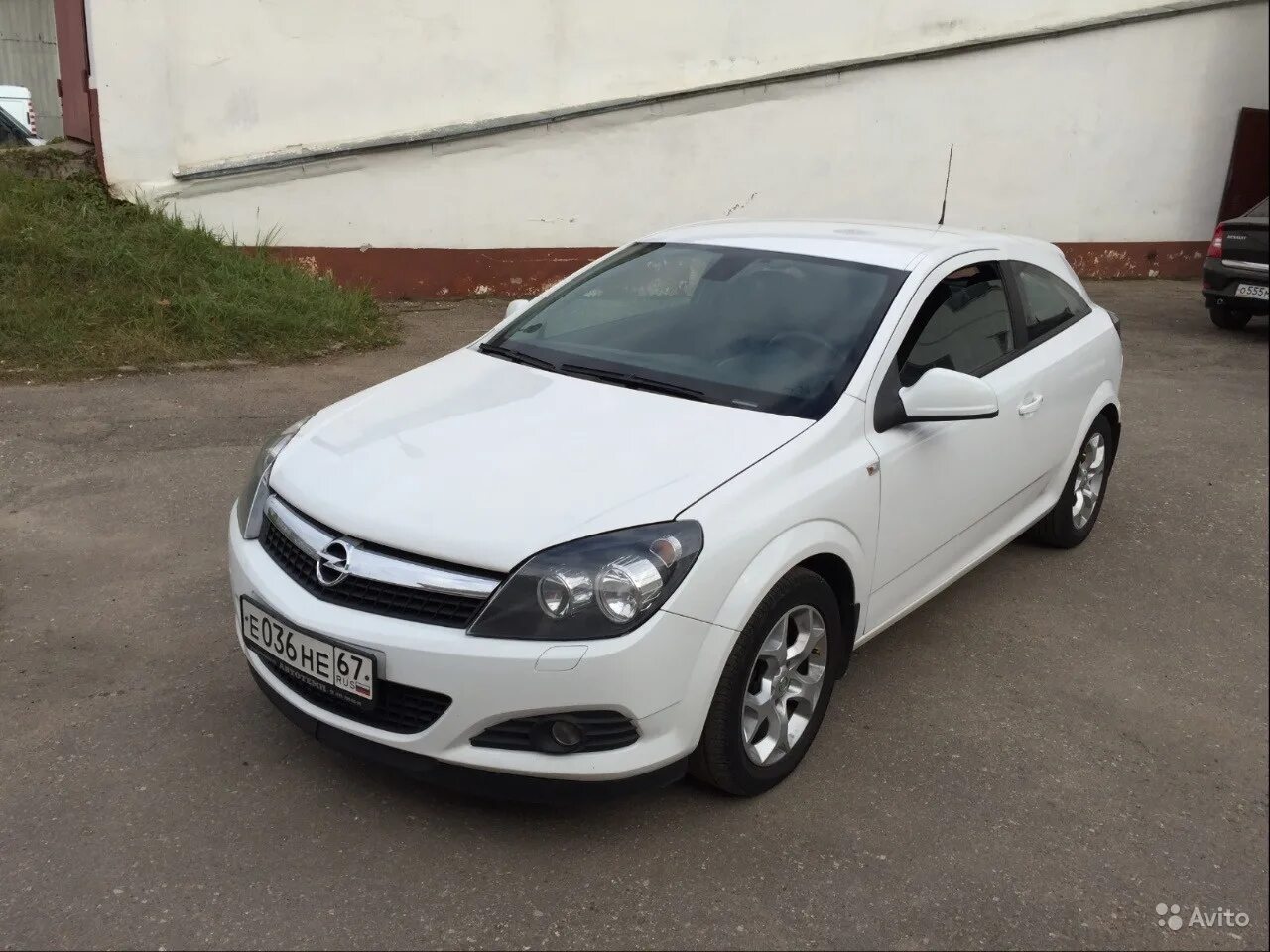 White солид. White солид
