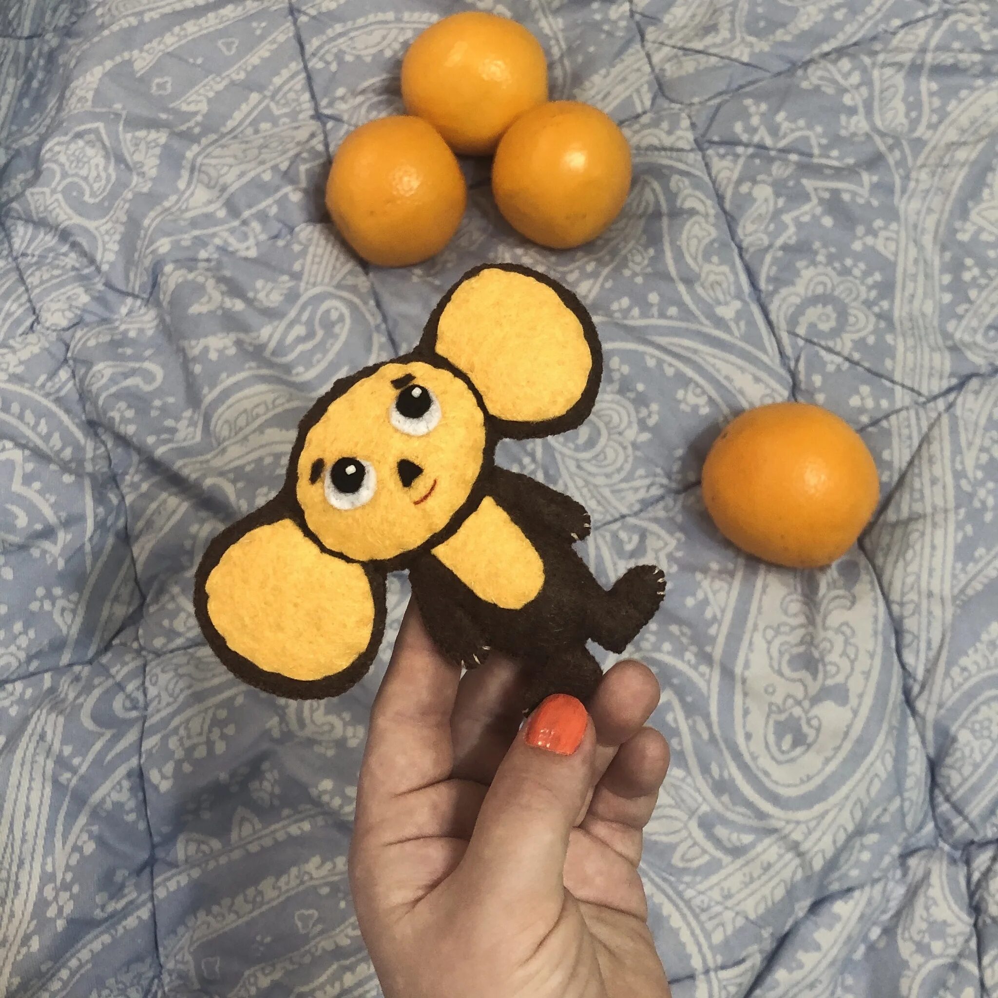 Поделка чебурашка из бумаги. Чебурашка шитье. Чебурашка поделка с детьми. Как сделать чебурашку. Мягкая игрушка чебурашка.