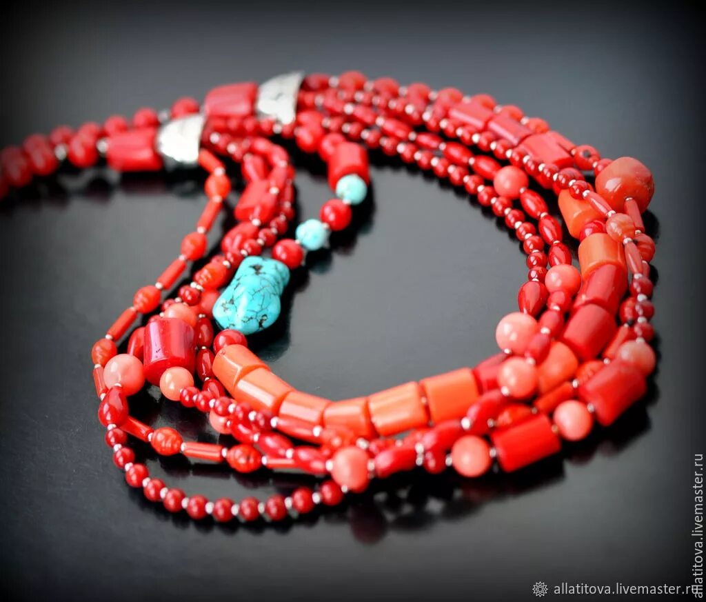 Бусы лавита коралл. Колье с кораллом и бирюзой. Красные коралловые бусы. Бусы фаберлик коралл. Коралл интернет.