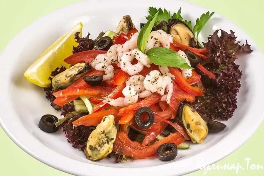 оливки с морепродуктами. оливки с морепродуктами. салат портофино с креветками. оливки с морепродуктами. салат из креветок с маслинами.