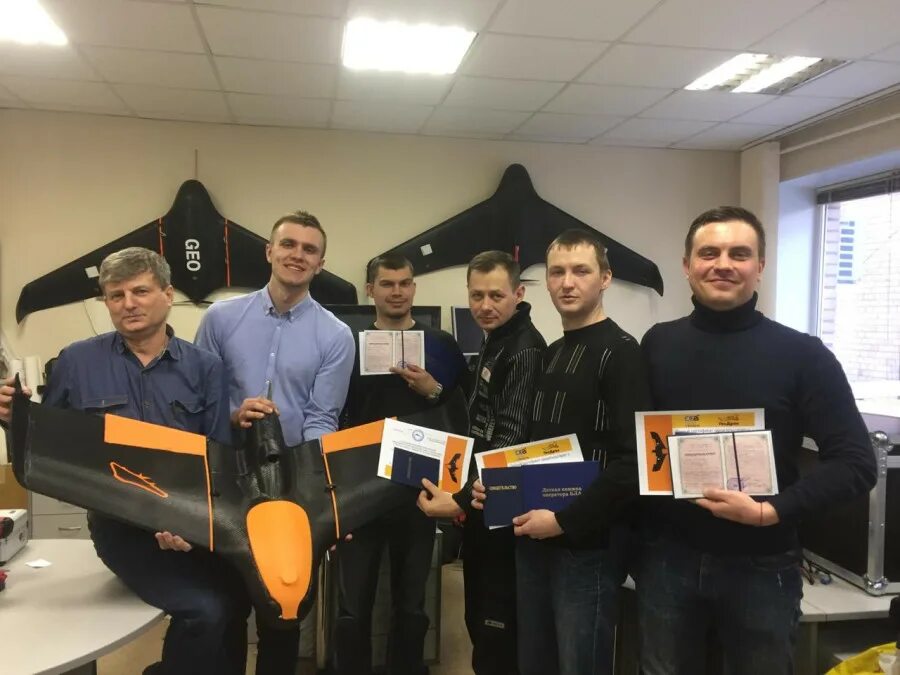 Курсы оператора беспилотного летательного аппарата. Профессия операторы бпла. курсы оператора бпла. профессия оператор беспилотников. курсы обучения операторов беспилотников.
