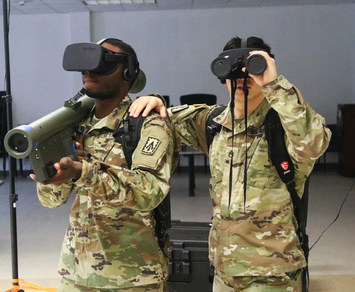 Виртуальная реальность военные. Виртуальная реальность Российская армия. VR В военной промышленности. Дополненная реальность военные.